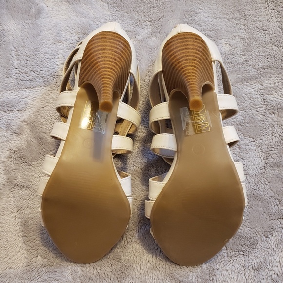 🏷NEW Women's Champagne Sandals in Size 6 - Picture 6 of 7